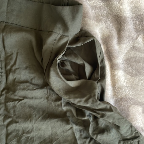 H&M S women’s high rise pull on olive green casual shorts w/pockets - Picture 4 of 6